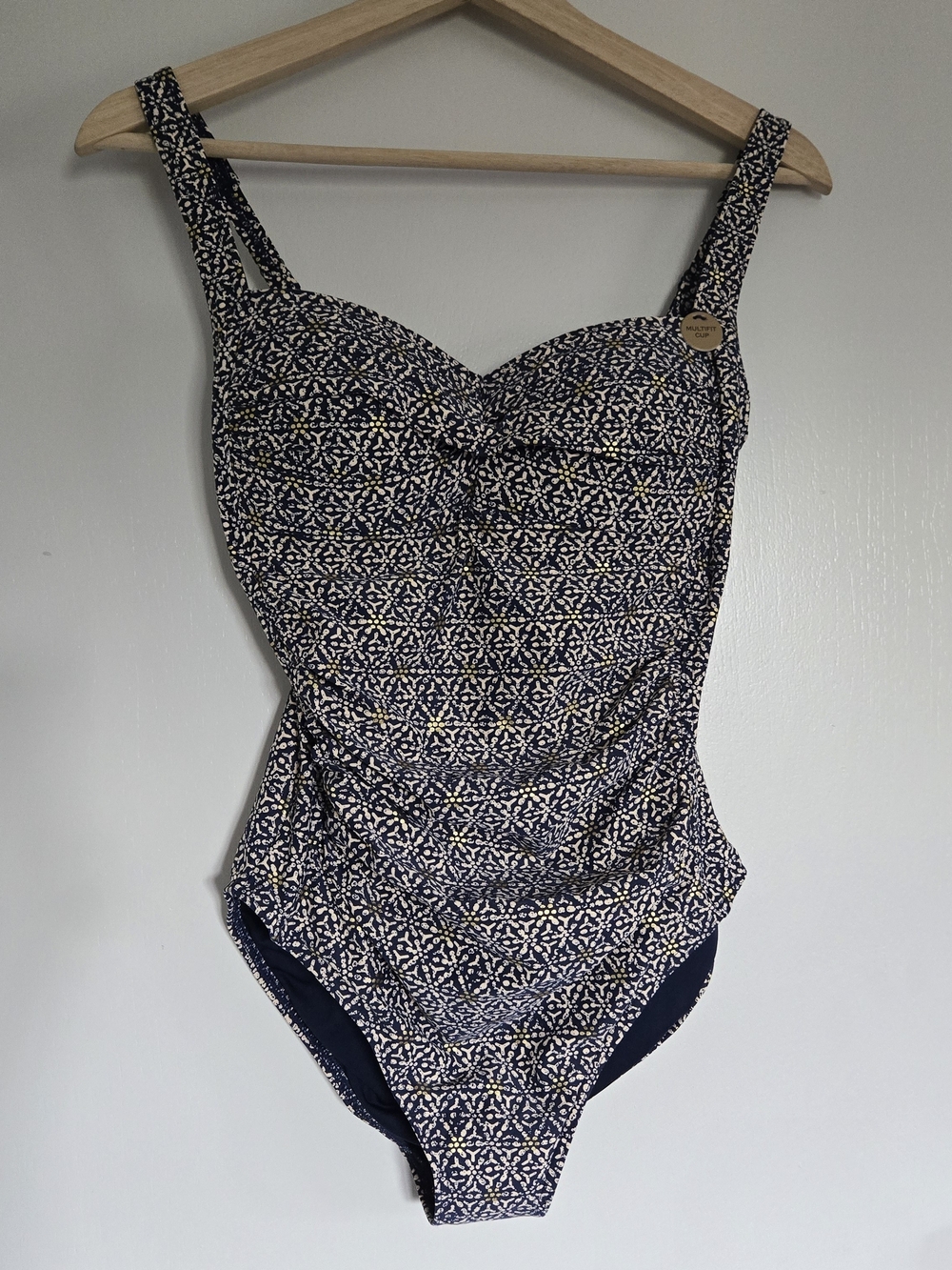 Nip Tuck Swimsuit Navy And Cream Size 6 One Piece